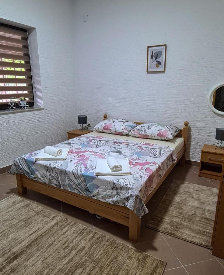 Prenociste Dubravka Apartment Ливно Екстериор снимка