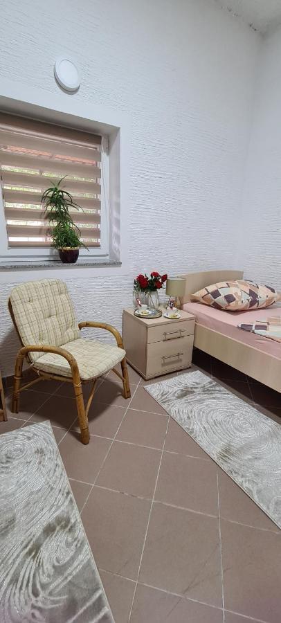 Prenociste Dubravka Apartment Ливно Екстериор снимка